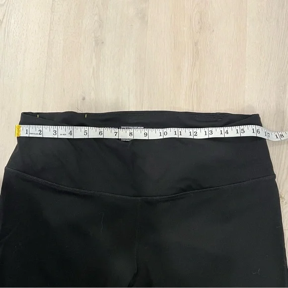 Victoria’s Sport Knockout Leggings XL Black with gold/black mesh diamond panels - Picture 5 of 10